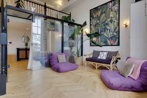 Sun Lounge- click for photo gallery